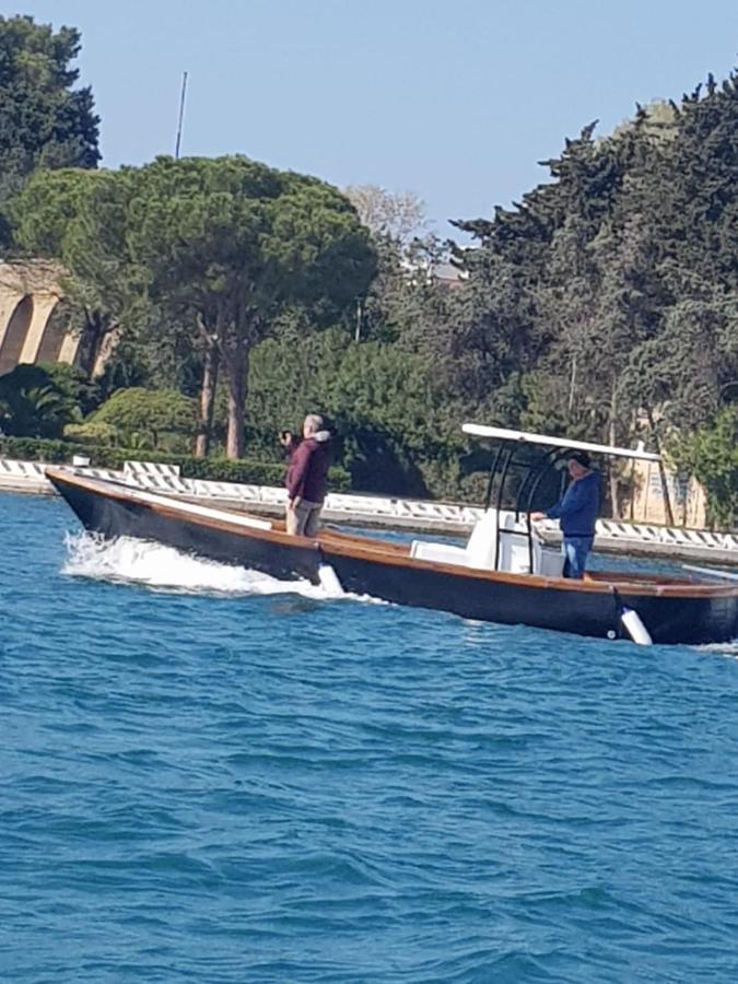 La Tana Del Pescatore 布林迪西 外观 照片